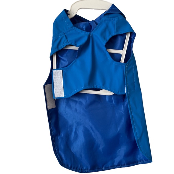 Raincoat for dogs, size small, like new condition - Picture 2 of 2